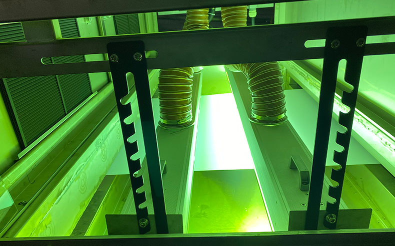 UVLED光固化設備在光學膜涂布固化領域 UVLED光固化設備在光學膜涂布固化領域